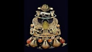 قلادات الملك توت عنخ امون والتى حيرت علماء العالم