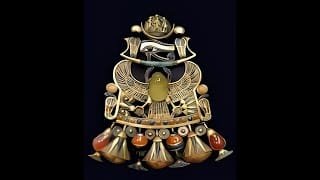 قلادات الملك توت عنخ امون والتى حيرت علماء العالم